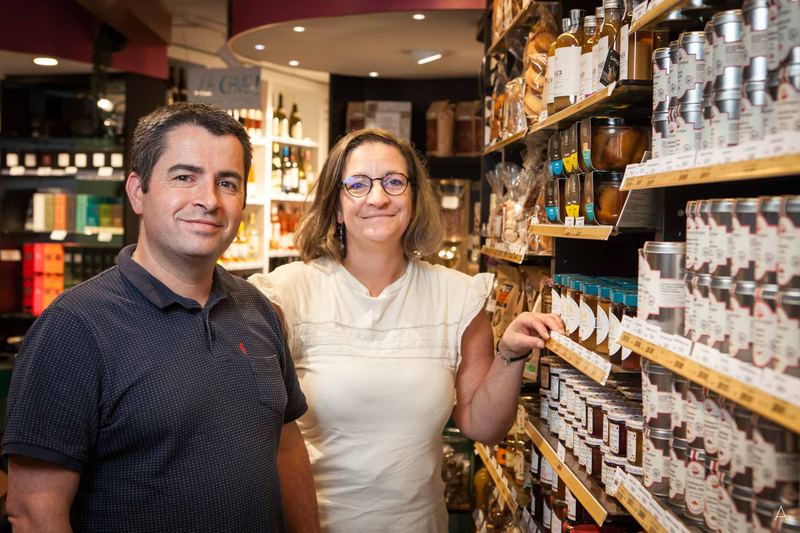 Laetitia et Mikaël dans la boutique